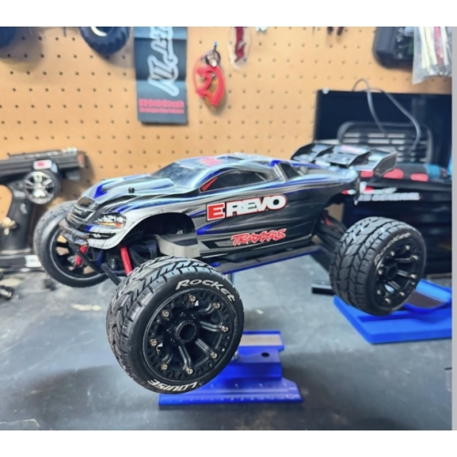 Колеса в сборе (2шт) Louise RC ST-ROCKET 2.2 Soft для автомоделей монстр трак, трагги 1/16 масштаба, черные диски, HEX: 12мм фото 3